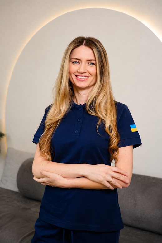 Анна Іванівна Іванів — стоматолог-ортопед, терапевт